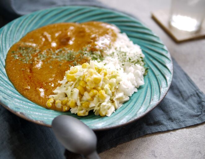 カレーと美味しい！キャベツとコーンのめんたいコールスロー 