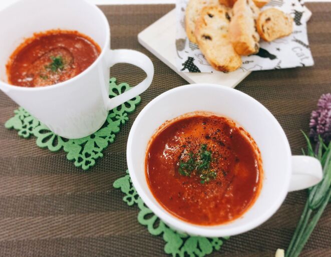 レンジで時短♪マグカップで和風うまだしミネストローネ